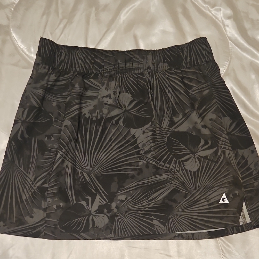 Black/green Patterned Skirt with Spandex Shorts